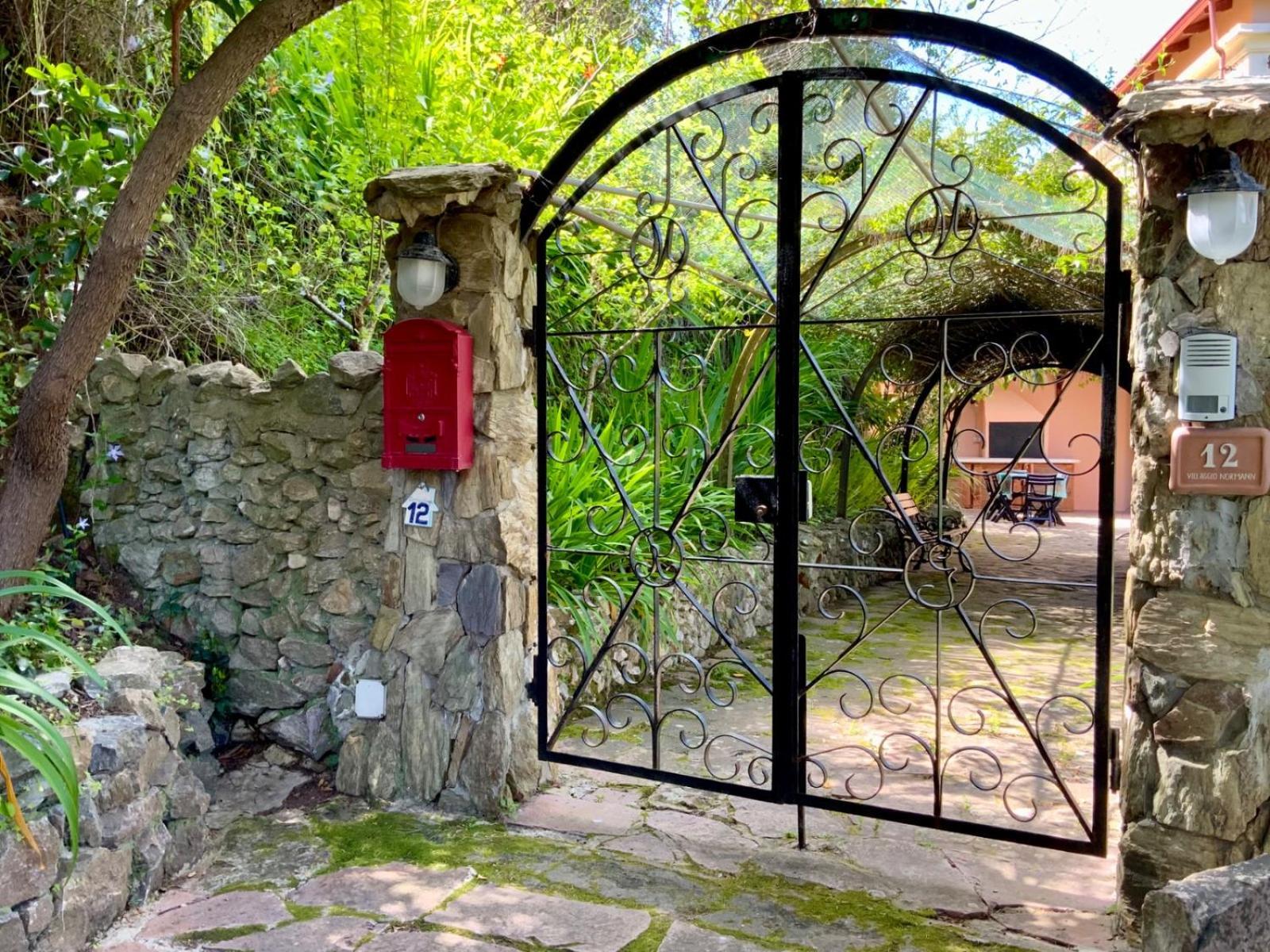 Holiday home Aragonite Azzurra Casa *